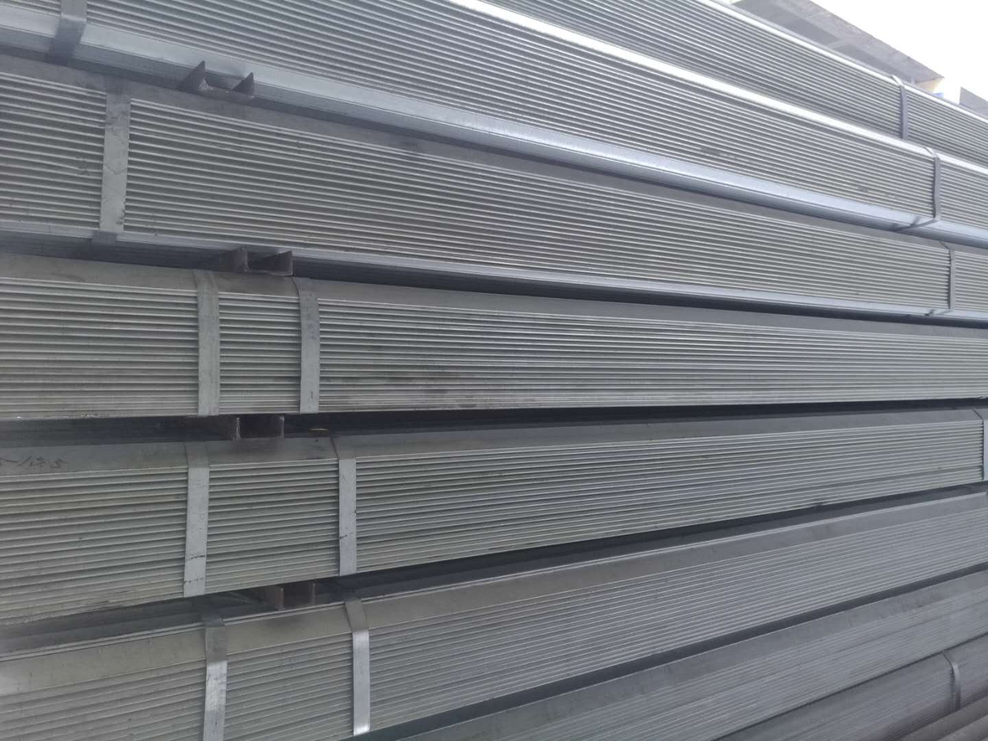 成都熱鍍鋅角鋼防護性能